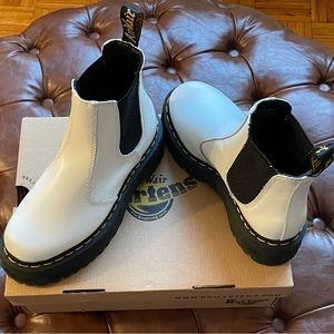 2976 Chelsea Leather Platform Boot